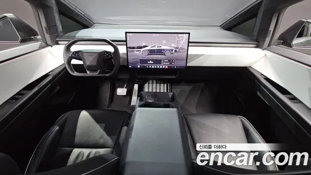 Tesla Cybertruck — интерьер