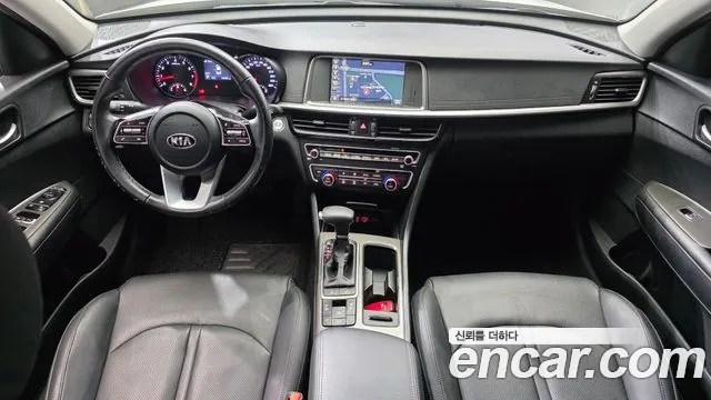 Kia K5 — интерьер