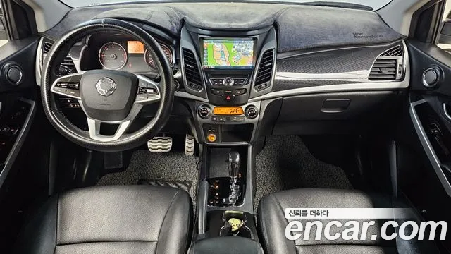 KG Mobility Korando — интерьер