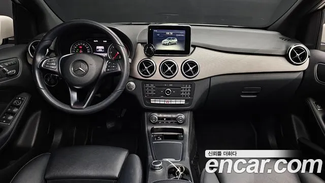 Mercedes-Benz B-класс — интерьер