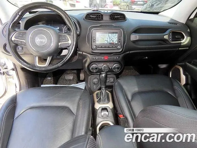 Jeep Renegade — интерьер