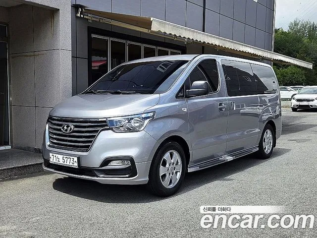 Hyundai Starex