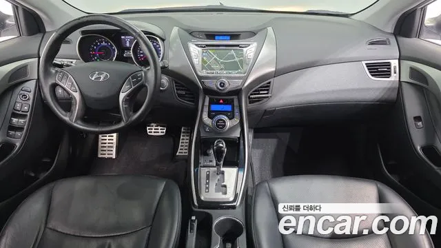 Hyundai Elantra — интерьер