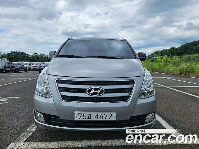 Hyundai Starex