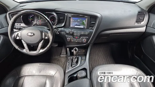 Kia K5 — интерьер