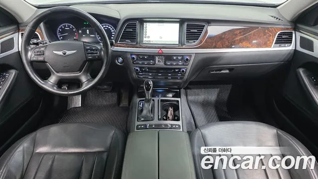 Hyundai Genesis — интерьер