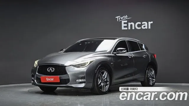Infiniti Q30