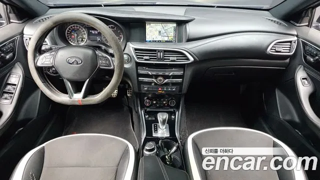 Infiniti Q30 — интерьер