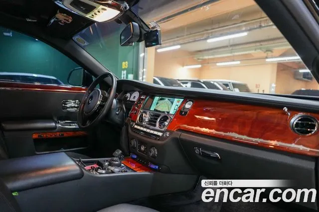 Rolls-Royce Ghost — интерьер