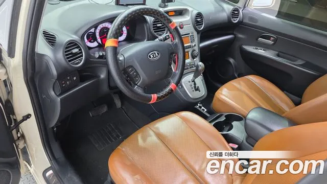 Kia Carens — интерьер