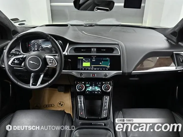 Jaguar I-Pace — интерьер