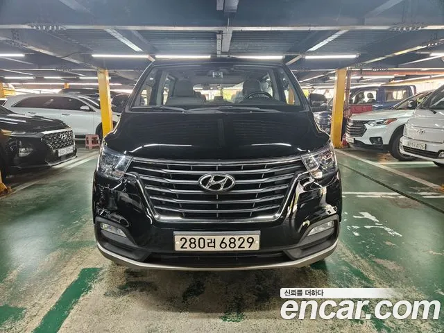 Hyundai Starex