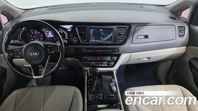 Kia Carnival — интерьер