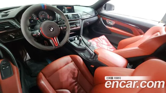 BMW M4 — интерьер