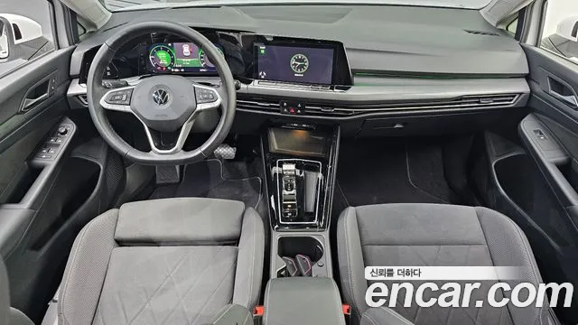 Volkswagen Golf — интерьер
