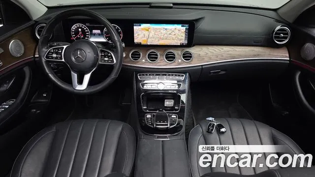 Mercedes-Benz E-класс — интерьер