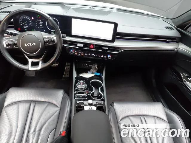 Kia K5 — интерьер