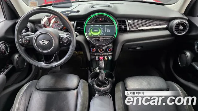 MINI Cooper — интерьер
