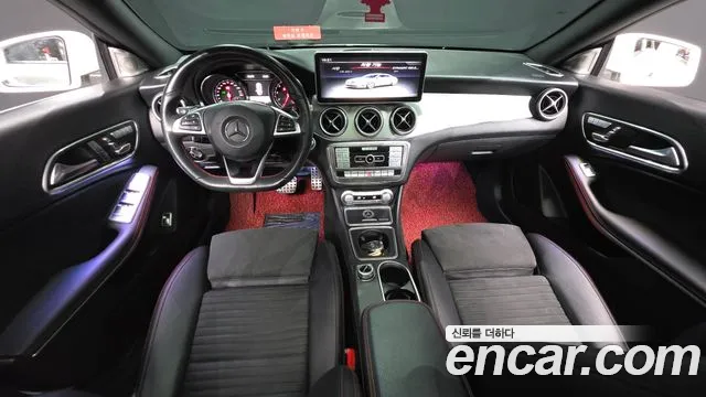 Mercedes-Benz CLA-класс — интерьер