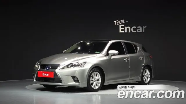 Lexus CT200h