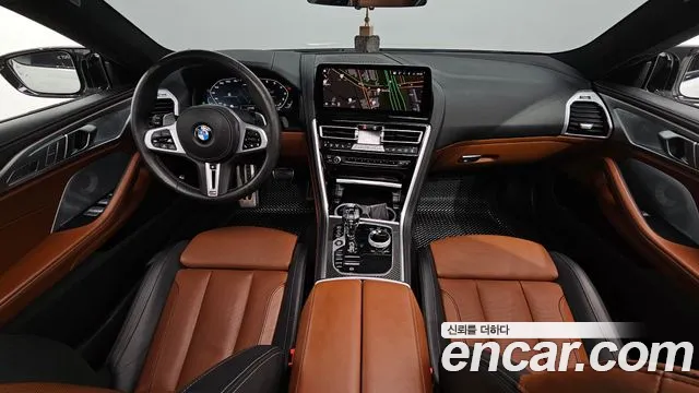 BMW 8 серия — интерьер