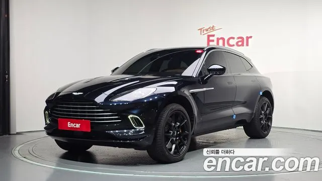Aston Martin DBX