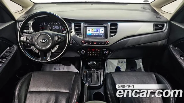 Kia Carens — интерьер