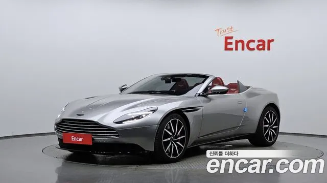 Aston Martin DB11