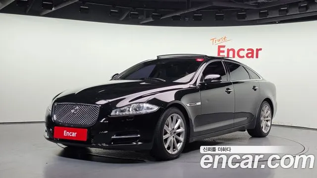 Jaguar XJ