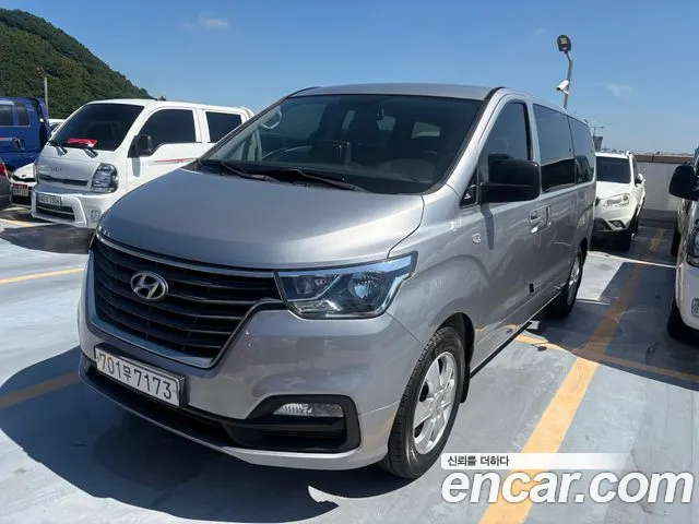 Hyundai Starex