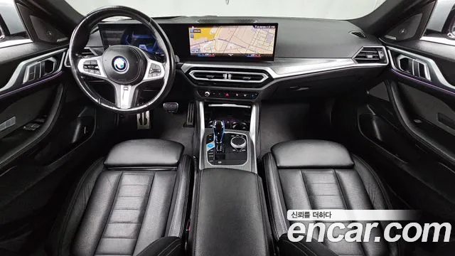 BMW i4 — интерьер