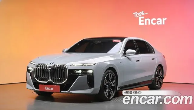 BMW i7