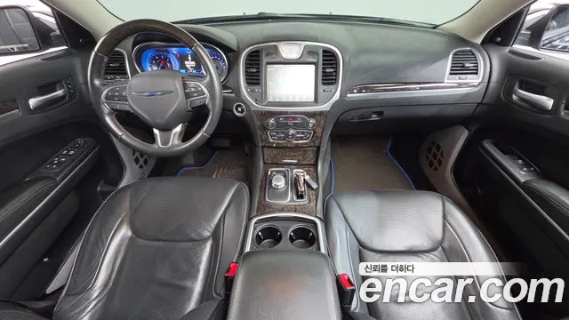 Chrysler 300C — интерьер