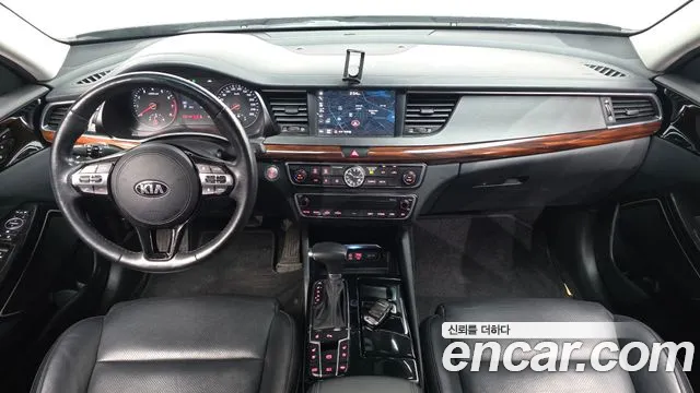 Kia K7 — интерьер