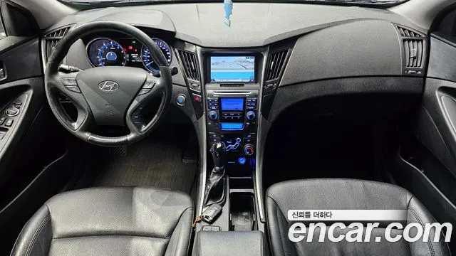 Hyundai Sonata — интерьер