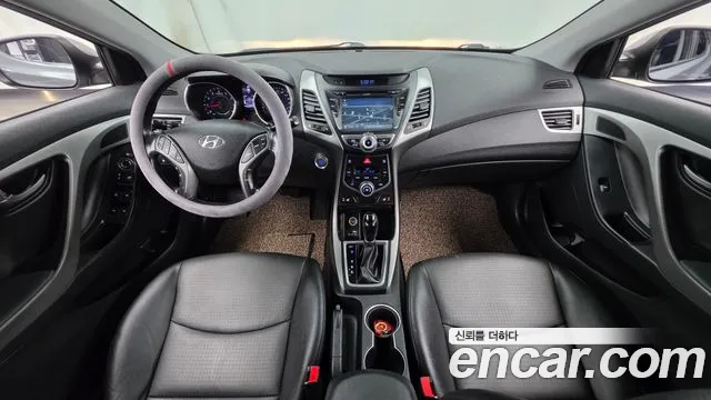 Hyundai Elantra — интерьер