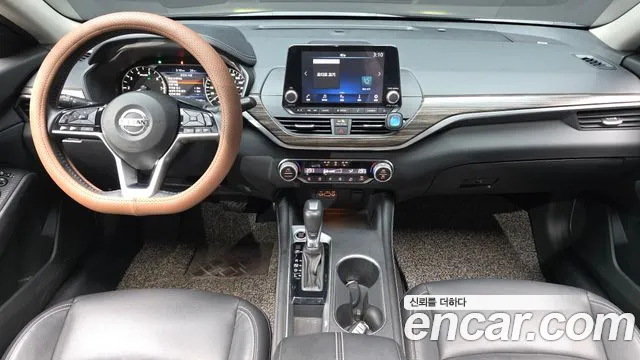 Nissan Altima — интерьер