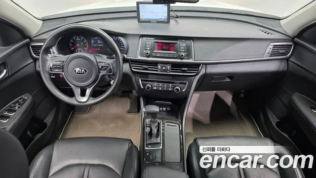 Kia K5 — интерьер
