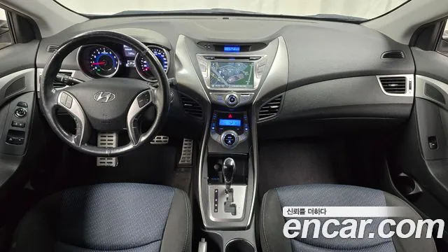 Hyundai Elantra — интерьер