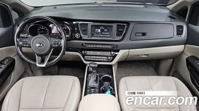 Kia Carnival — интерьер