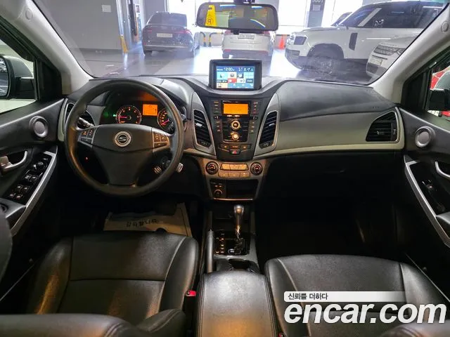 KG Mobility Korando — интерьер