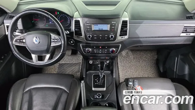 KG Mobility Rexton — интерьер