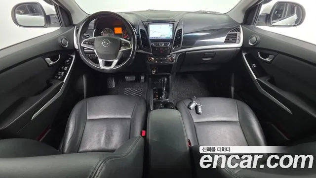 KG Mobility Korando — интерьер
