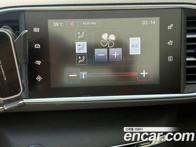 Peugeot 308 — интерьер