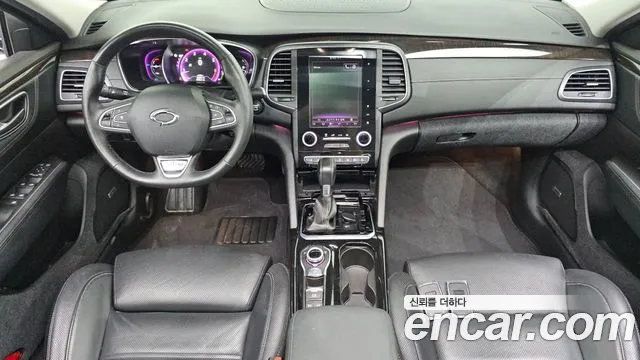 Renault Korea SM6 — интерьер