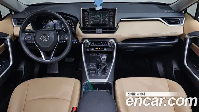 Toyota RAV4 — интерьер