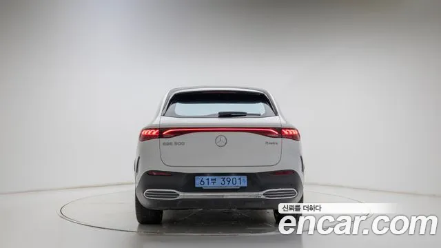 Mercedes-Benz EQE — интерьер