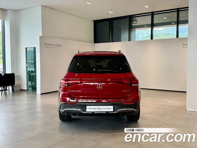 Mercedes-Benz EQB — интерьер