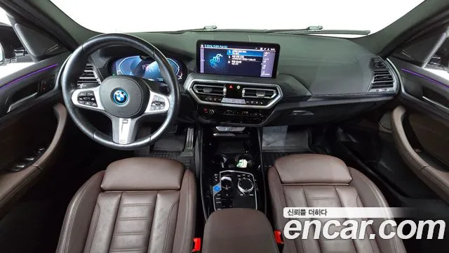 BMW iX3 — интерьер