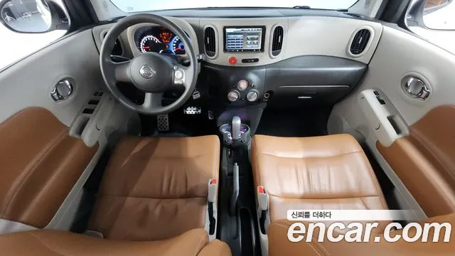 Nissan Cube — интерьер